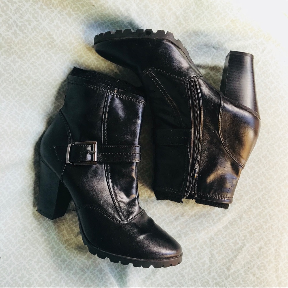 🖤 Black Booties 💣